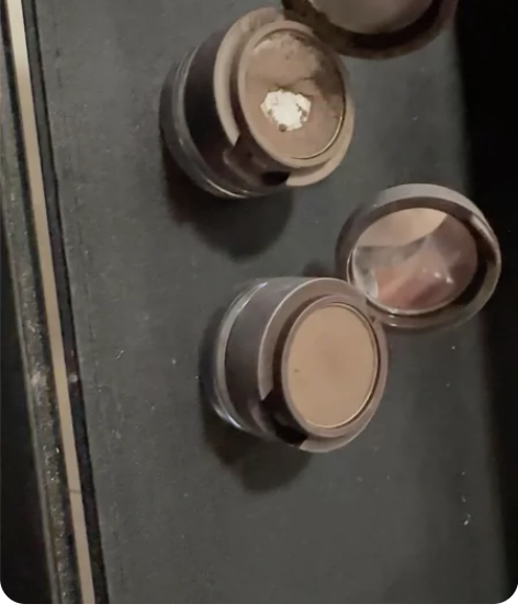 两眉粉10块，化妆师断舍离，不为赚钱给更需...