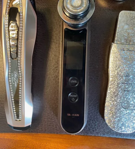 雅萌美容仪，在韩国买的。买回来用了十来次，...