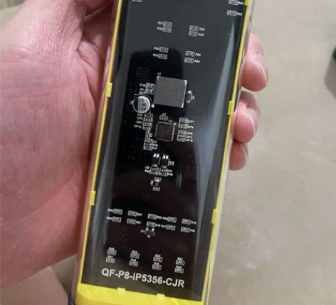 两毫安充电宝 99新无瑕疵 100买的 苹...