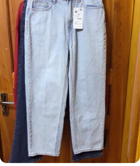 全新，一次没穿，韩国的，保证质量，浅色牛仔...