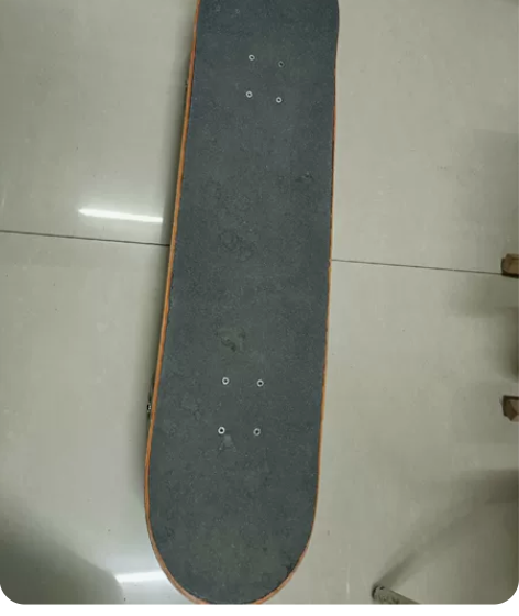 DBH初学者入门滑板 换的刷街轮和新轴承。...