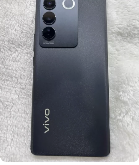 vivo. s16,12+256. 3....