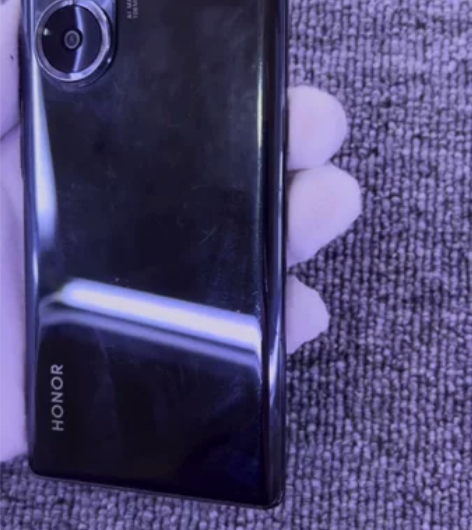 荣耀60、8+128内存，全原无拆修。 感...