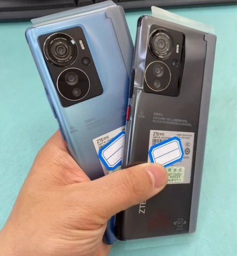 中兴axon40pro 8+256黑色，蓝...