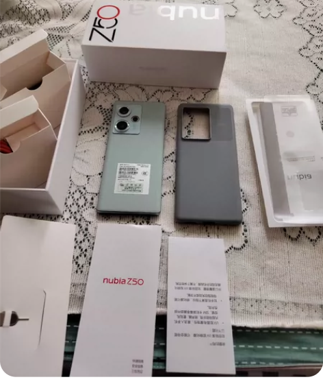 努比亚z50，8+128g，青屿，盒子配件...