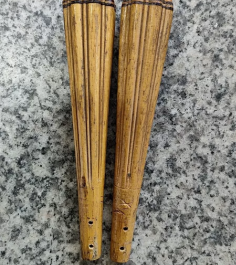 老二胡把子一对，可以直接拍，包邮 感兴趣的...