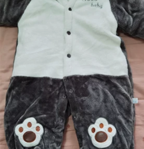 毛绒绒冬季爬爬服，90码非常厚实，帽子可取...