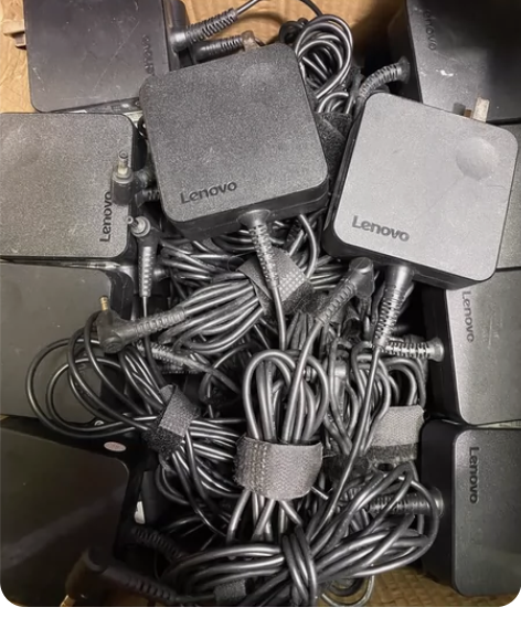 二手联想小新65w小口电源适配器20v3....