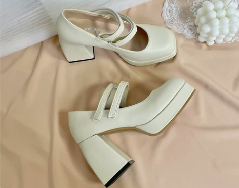 玛丽珍鞋粗跟婚纱神器防水台公主鞋lolit...