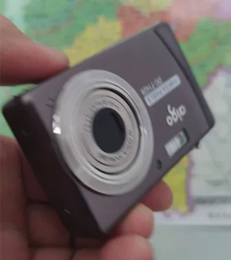 爱国者DC-T1428数码相机，品相如图所...