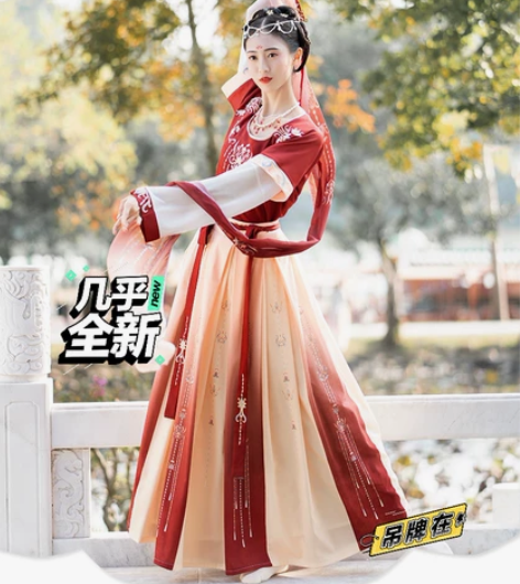 珍缕千禧寻 s码，9成新 吊牌飞机盒都在 ...