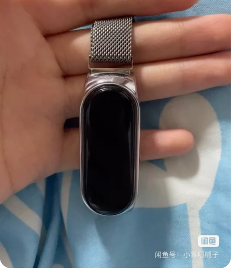 小米手环6 7成新，屏幕有小划痕，不影响使...