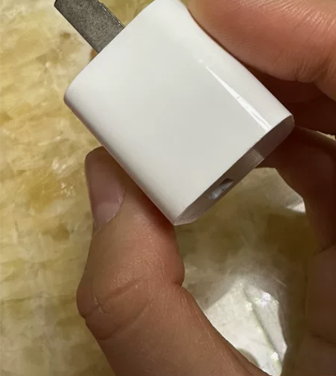 iphone充电头，原装～需要的联系～ 感...