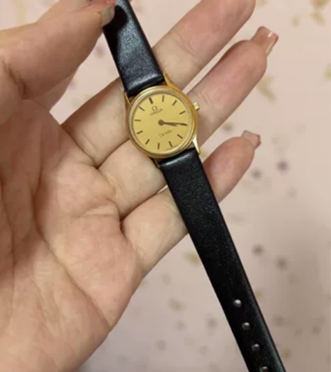 欧，米家 石英 金盘内里有点小气泡一样的点...