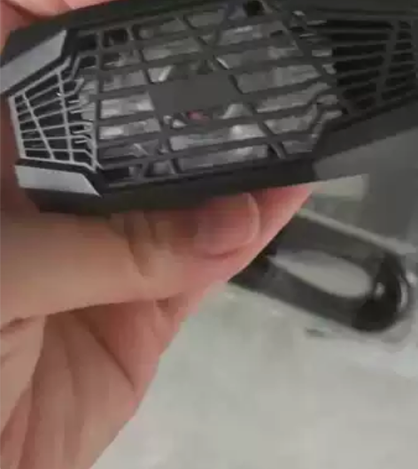 手机半导体制冷散热器，这个是金属铝板大面积...