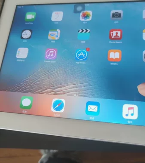 苹果平板ipad2代，98成新 感兴趣的话...