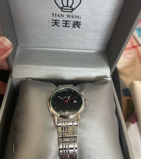 时尚精致腕表，天王女表一块，带盒子，基本全...