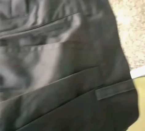 校服裤子 毕业好久了，收拾衣柜看到的，转卖...