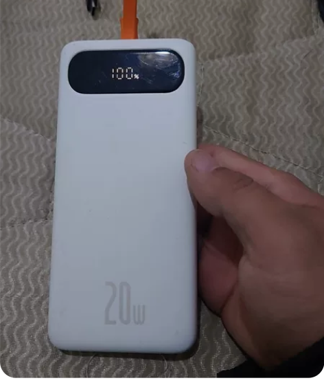 倍思20w充电宝，成色见图，手机能充一次多...