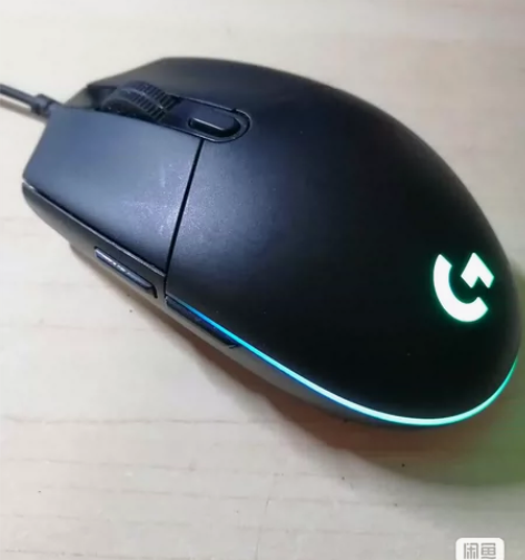 罗技g102二代，用的少，换g502了准备...