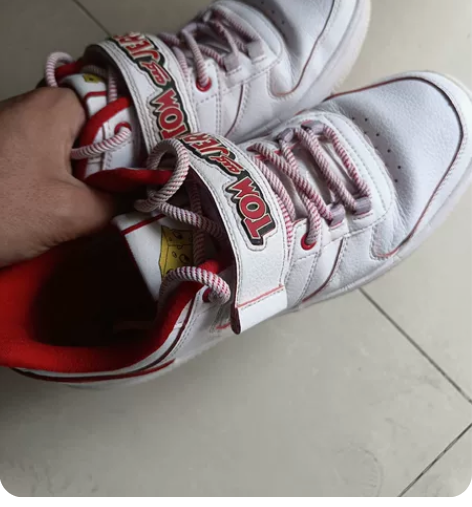 特步运动鞋，板鞋，白色，炫酷，时尚，舒适且...