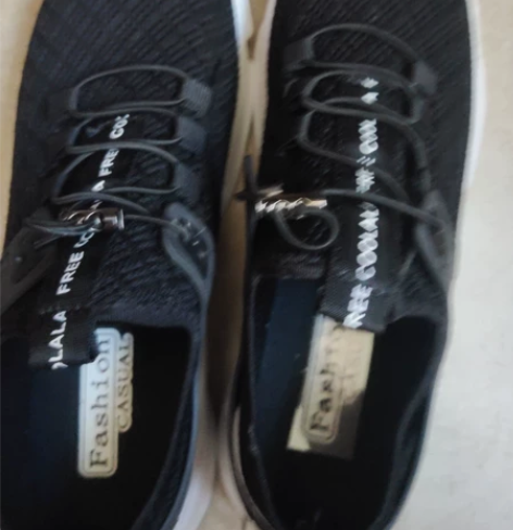 男士全新网面运动鞋!42黑色 感兴趣的话点...