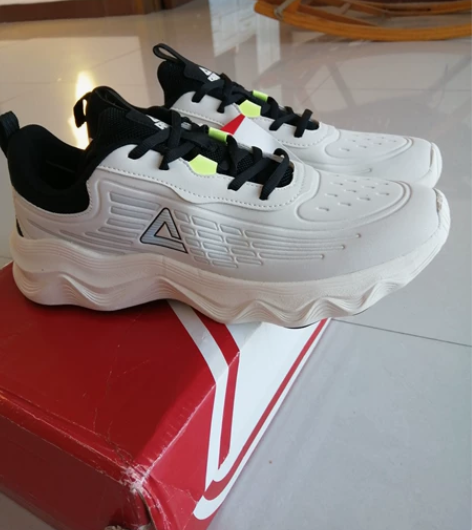 匹克休闲鞋 感兴趣的话点“我想要”和我私聊...