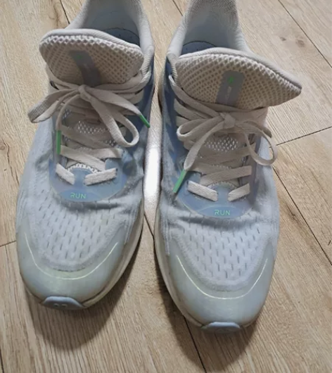 乔丹运动鞋，还很新的，闲置物品售出不退不换...