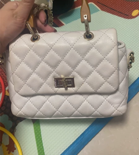 链条包白色 感兴趣的话点“我想要”和我私聊...