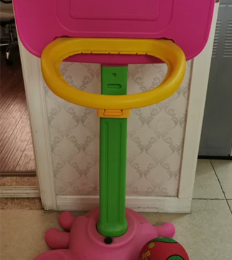 可升降篮球框，9成新，质量很好，淘宝200...