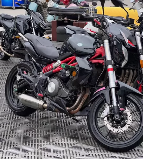 14年黄龙300 有手续 没法过户 能骑会...