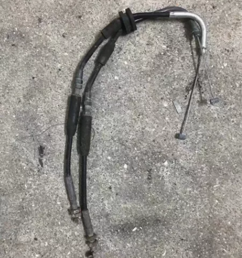 雅马哈R1排气阀拉线 感兴趣的话点“我想要...