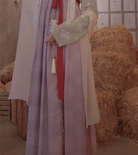 s码 三件套 上衣 下裙 披帛 感兴趣的...