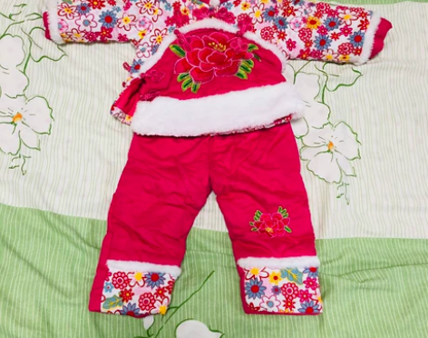 儿童唐装女童新年棉服   80码 感兴趣的...