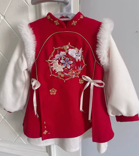 女童秋冬款唐装中国风汉服儿童拜年服 110尺码一件 九成新 ...