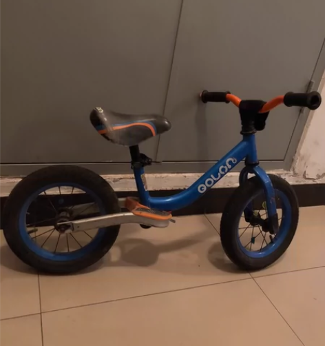 儿童平衡车，新旧如图，轮子是可以打气的。 ...