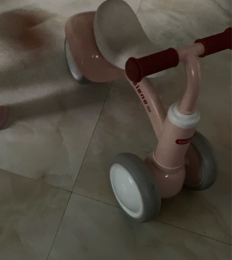 宝宝平衡车 9成新，基本没有骑，而且没有在...