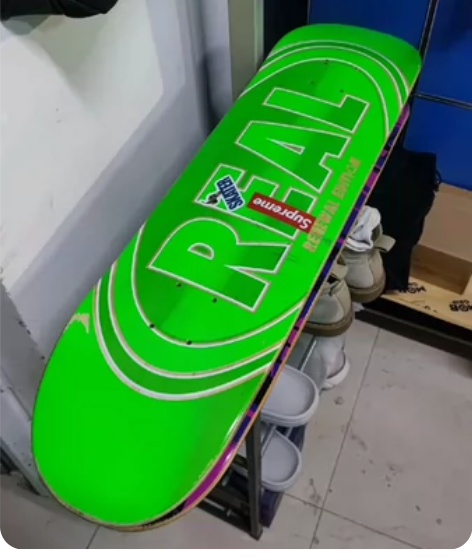 #春日出游必备 王一博同款滑板real板面...