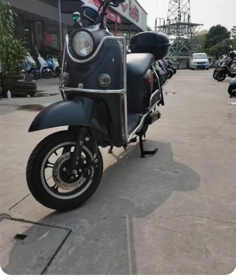 新日带牌二手电动自行车，前碟后古刹，前后真...