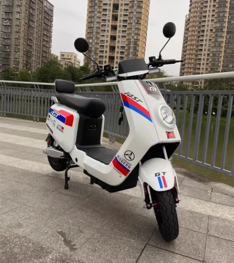 忍痛割让爱车，刚买不久的车子基本全新用得很...