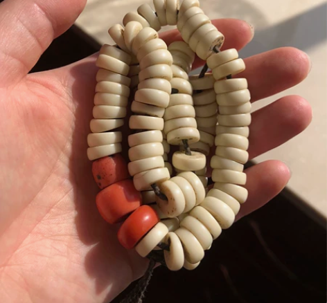 藏传老料器念珠，赛璐璐，大孔道，磨损压痕无...