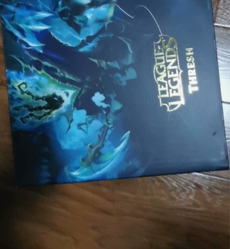 英雄联盟美版大锤石，美版本身就是没带卡的，...