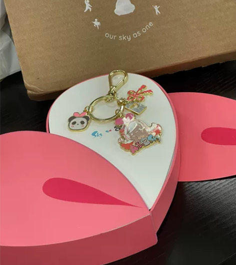 sky光遇绊爱徽章全新未开箱 绊爱叫钥匙扣...