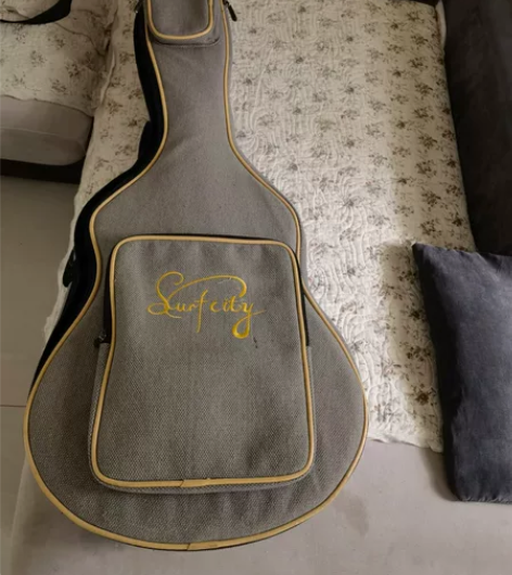 闲置吉他，放的时间太长琴弦有点生锈，介意勿...