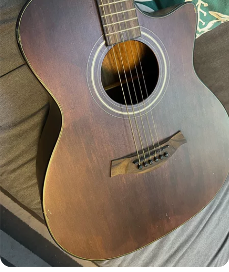 JoJo吉他，原价1680元，只用了2个月...