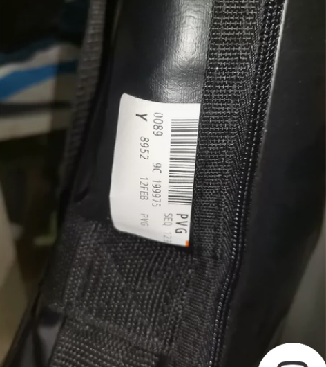 出一把吉他，99新，买来后一直没有弹过，琴...