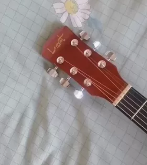 先到先得哦， 图片是实拍，原木。琴包，自学...