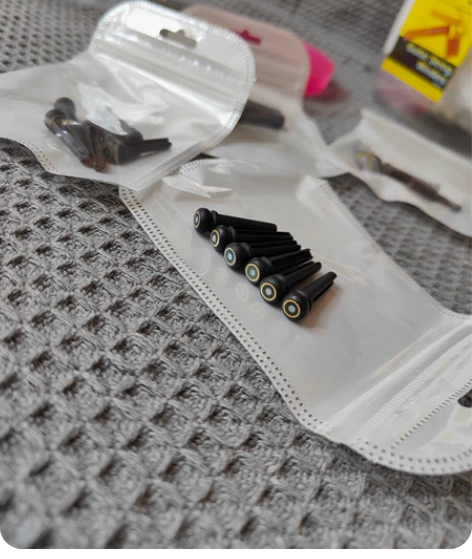 乌木固弦锥，弦柱，铜圈，小彩贝镶嵌。一套六...