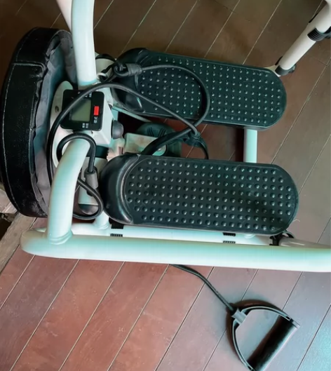 「踏步机家用减肥机原地登山脚踏小型运动健身...