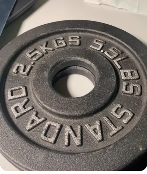 纯铁杠铃片2.5kg两个，不健身了便宜出。...